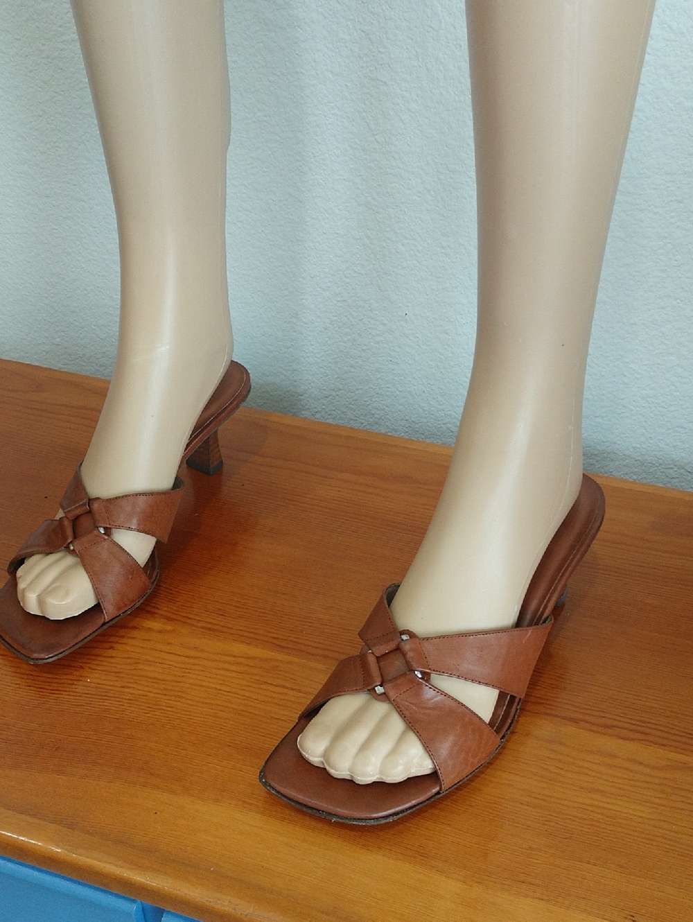 Vaneli Brown Leather Knot Front Open-Toe Slide Heels
